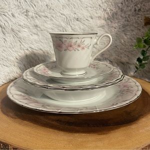 Vintage Gold Standard Genuine Porcelain 5Piece Place Setting.Perfect Condition